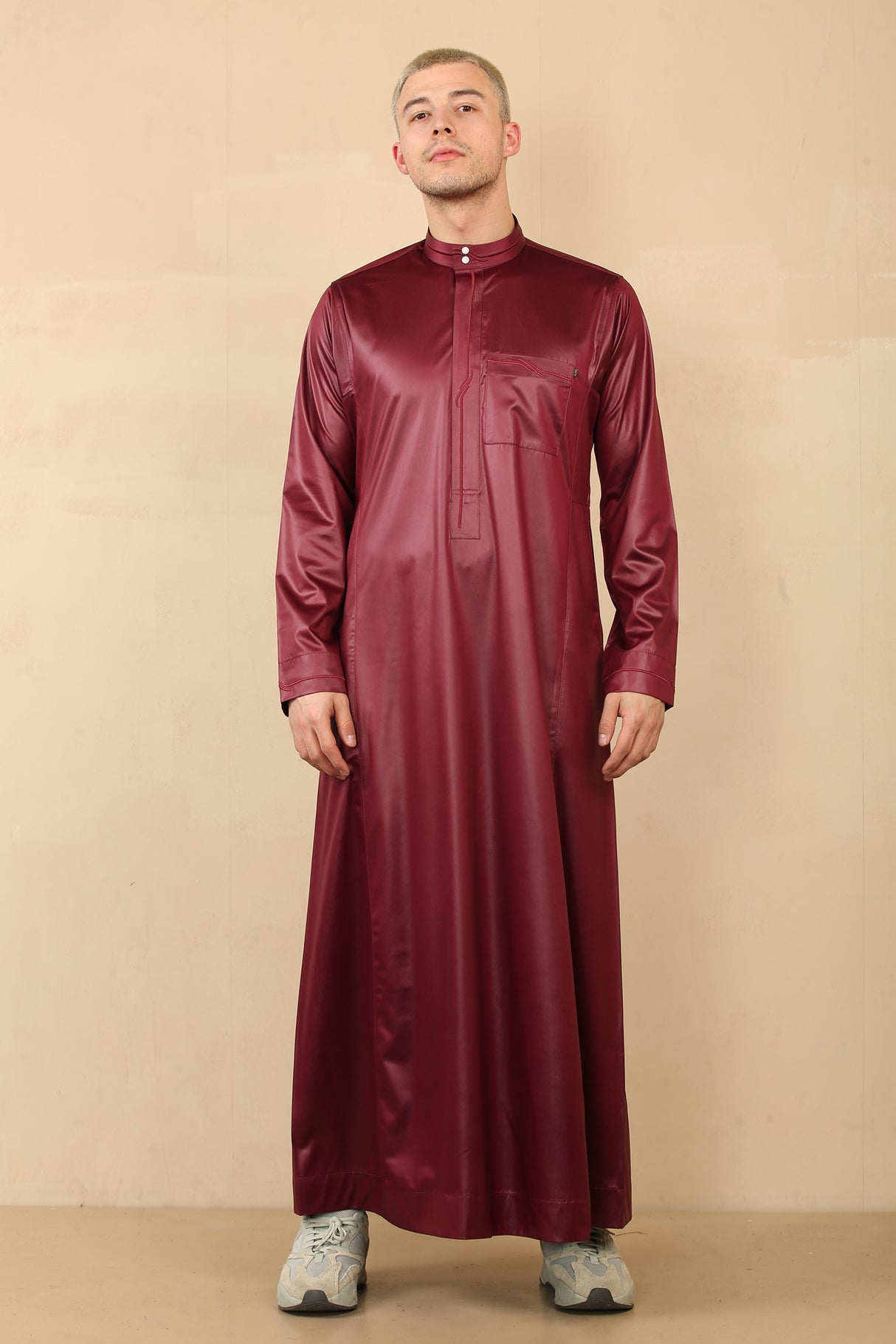 Men's Saudi Embroidered Shiny Zipper Jubba (Maroon)