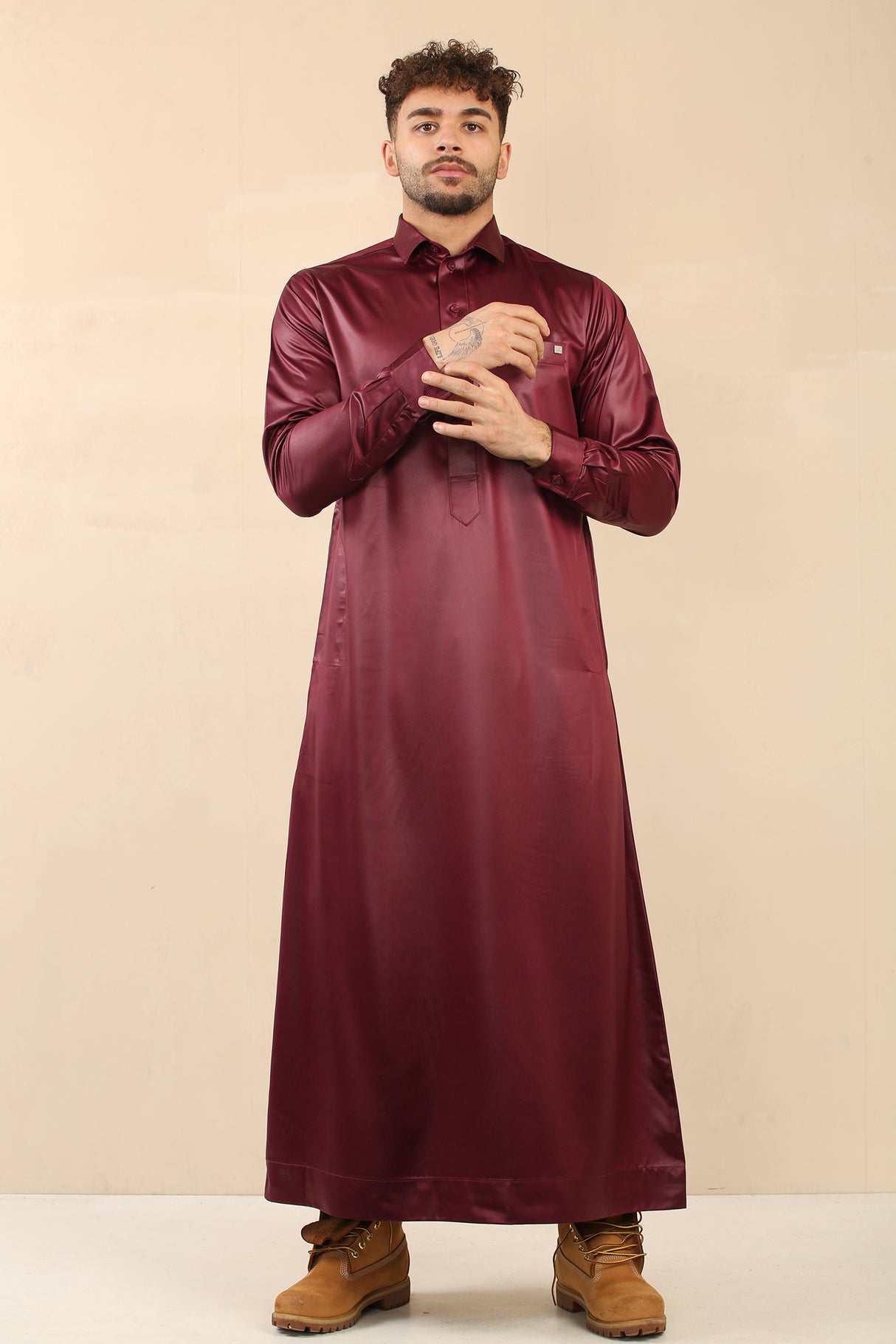 Men's Saudi Shirt Collar Cuffed Shiny Jubba (Maroon)