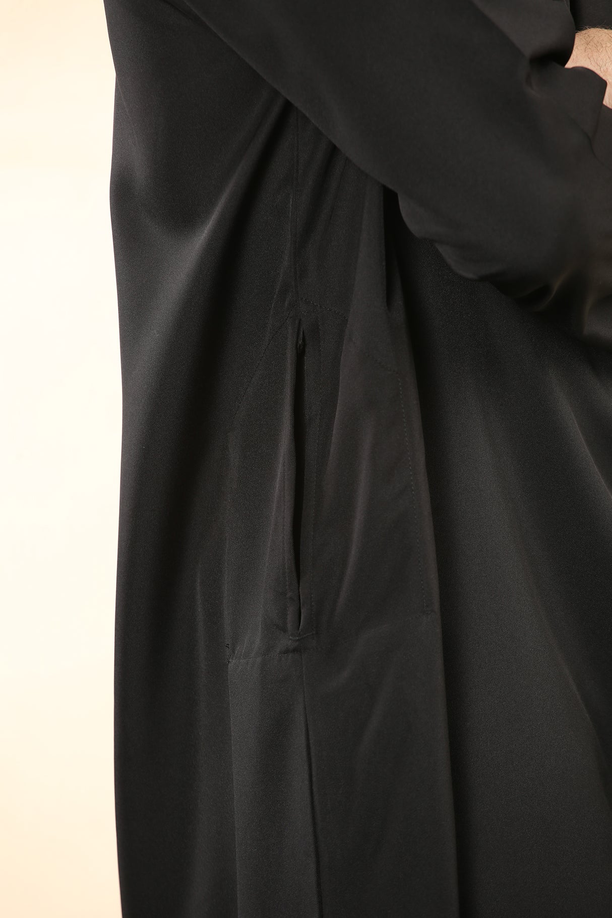 Men's Kuwaiti Matt Finish Zipper Jubba (Black)