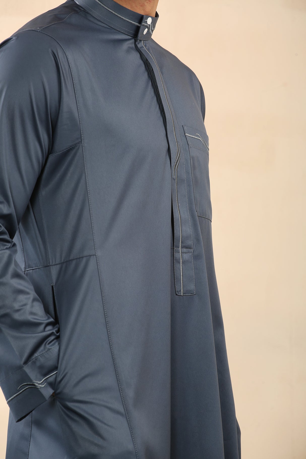 Men's Saudi Embroidered Shiny Zipper Jubba (Peacock Blue)