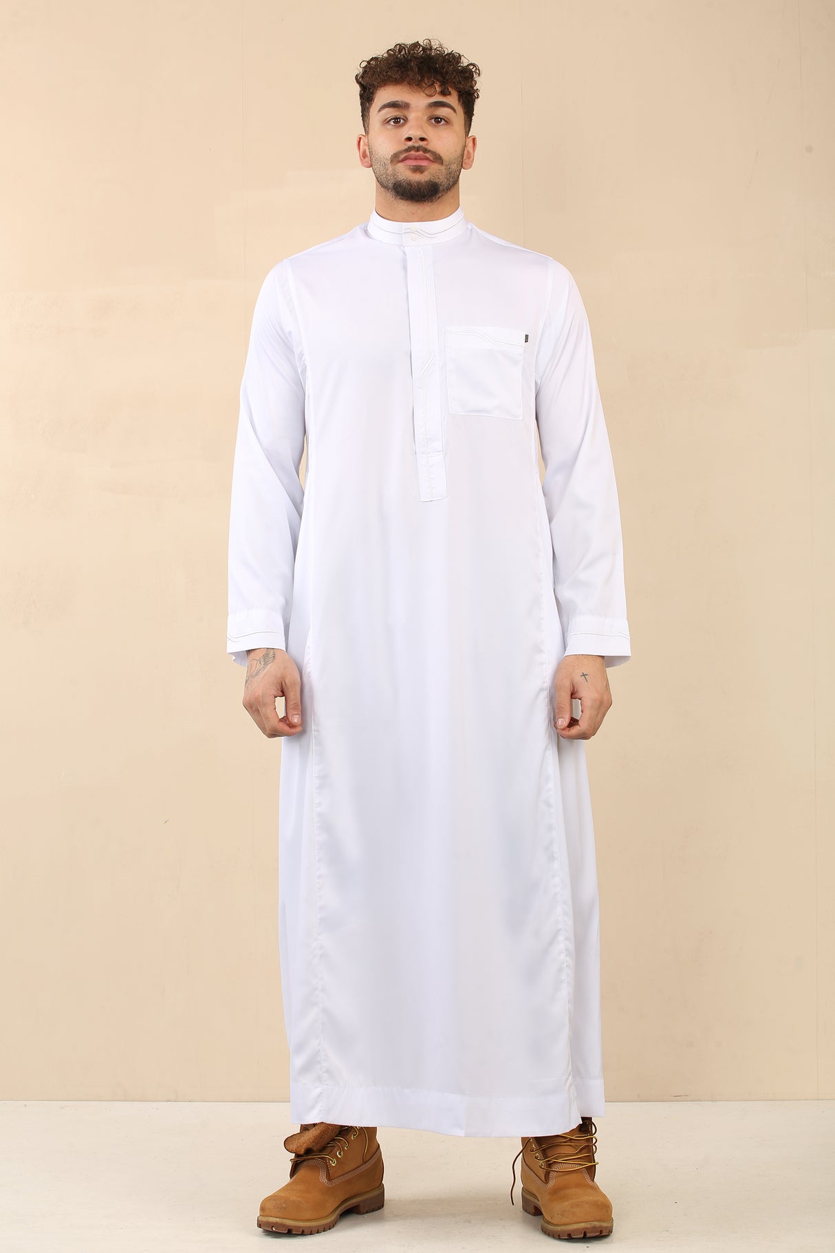 Men's Saudi Embroidered Shiny Zipper Jubba (White)