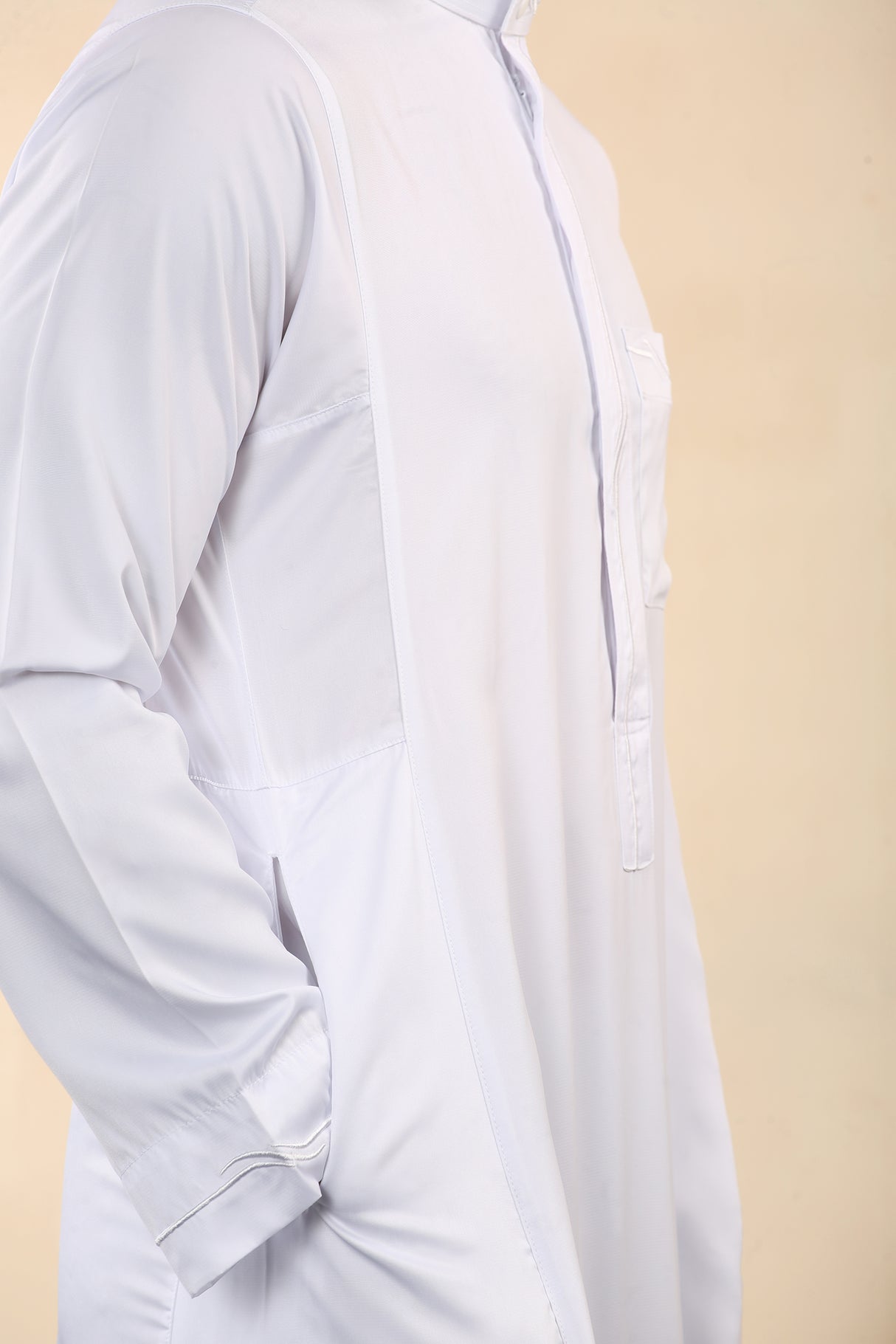 Men's Saudi Embroidered Shiny Zipper Jubba (White)