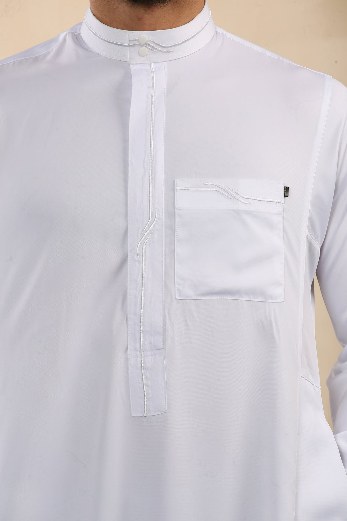Men's Saudi Embroidered Shiny Zipper Jubba (White)
