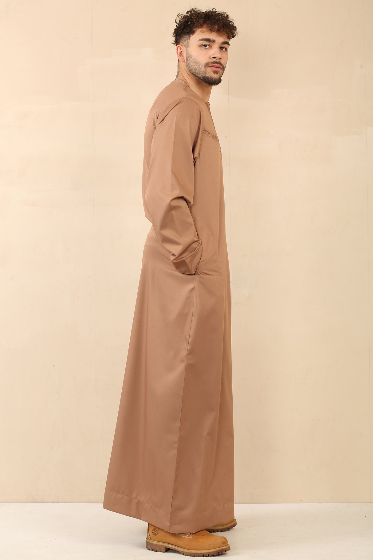 Men's Emirati Embroidered Cotton Zipper Jubba (Caramel)