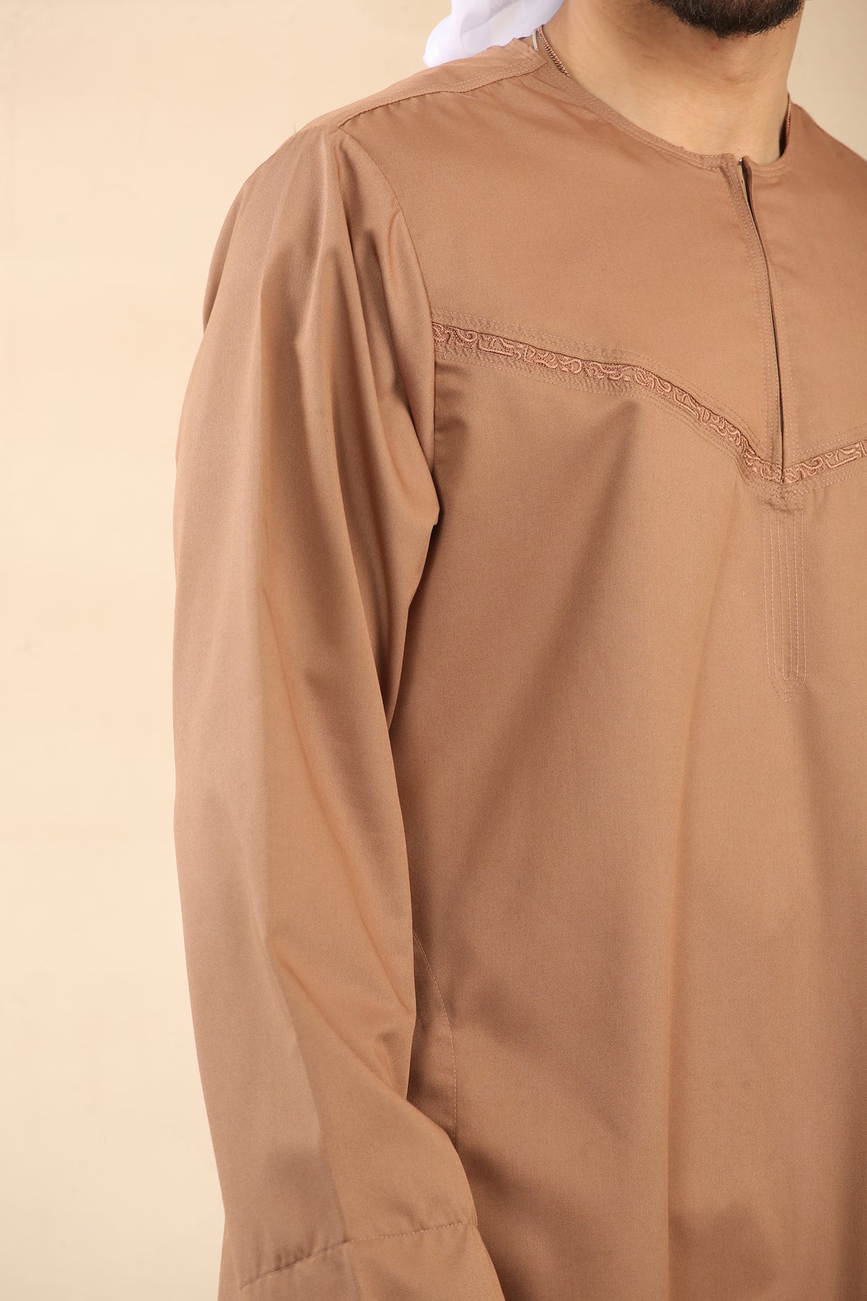Men's Emirati Embroidered Cotton Zipper Jubba (Caramel)